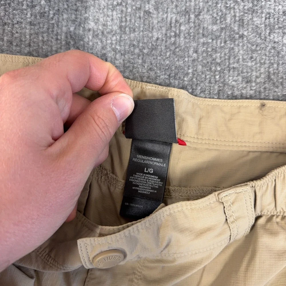 The North Face Shorts Mens Large Khaki Nylon Cargo Pockets Travel Outdoor Hiking